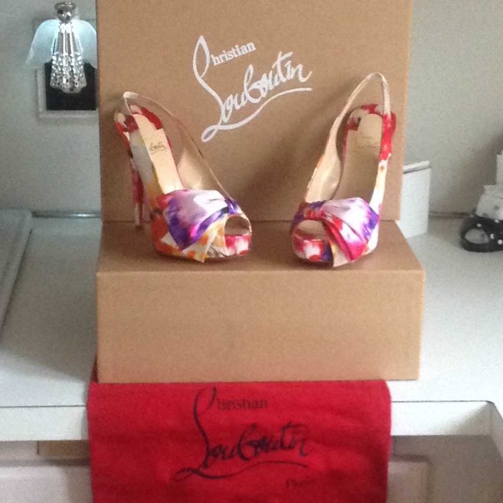 New Christian Loubouitin satain multi color heels